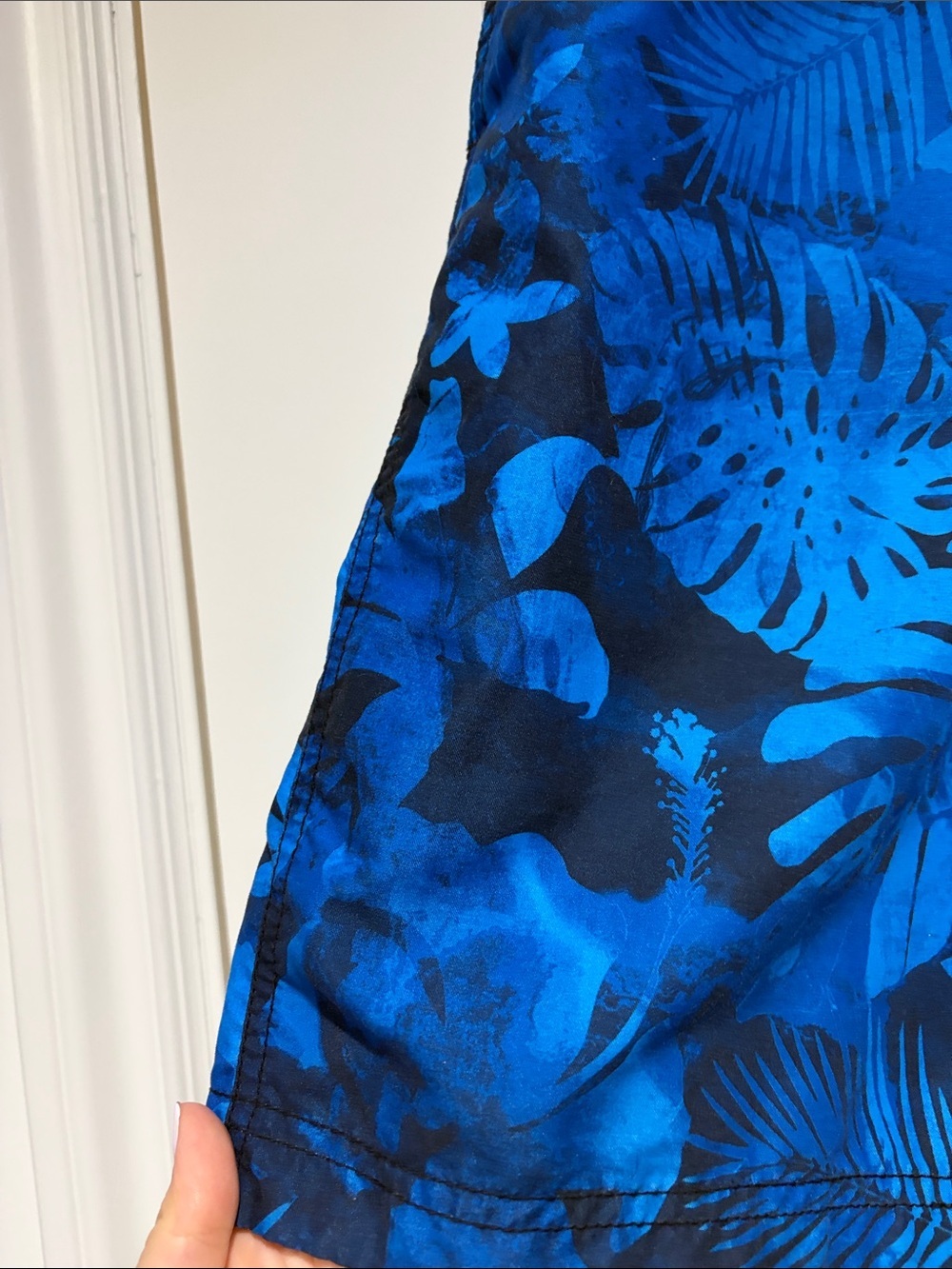 Men's Blue Tropical Print Swim Trunks - has wear - Picture 3 of 9